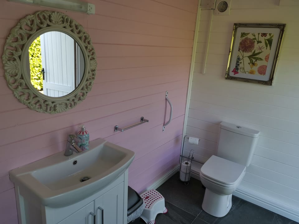 Cabin (Charlie) | Bathroom | Towels