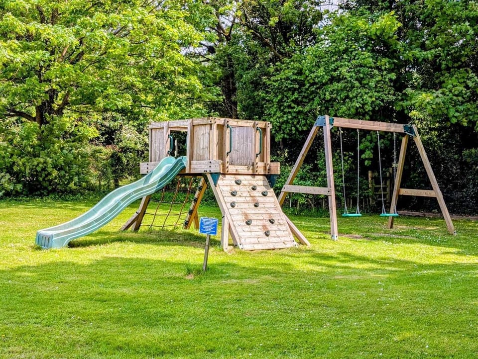 Kits Coty Glamping Hotel in Maidstone