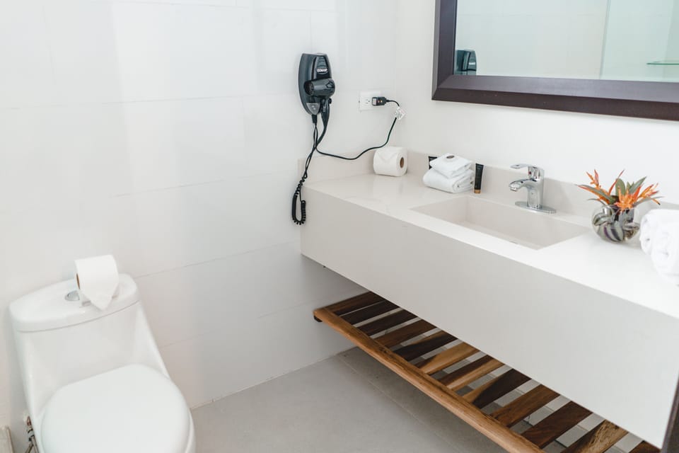 Family Apartment, 2 Bedrooms | Bathroom sink