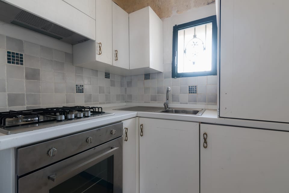 Studio, Non Smoking | Private kitchen | Fridge, oven, stovetop, espresso maker