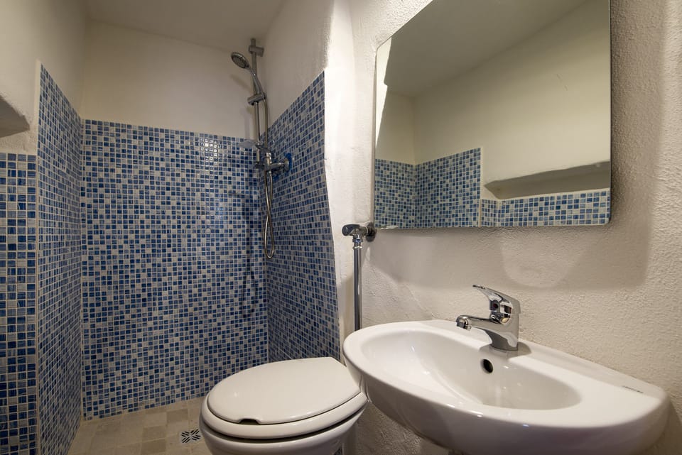 Studio, Non Smoking | Bathroom | Shower, rainfall showerhead, hair dryer, bidet