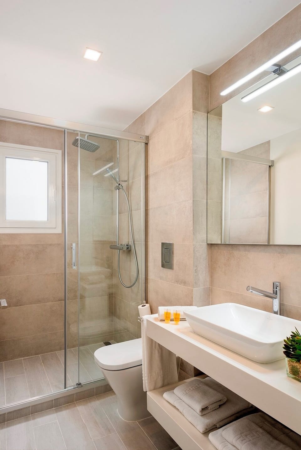 Genteel Home Velarde II Apartment in Seville