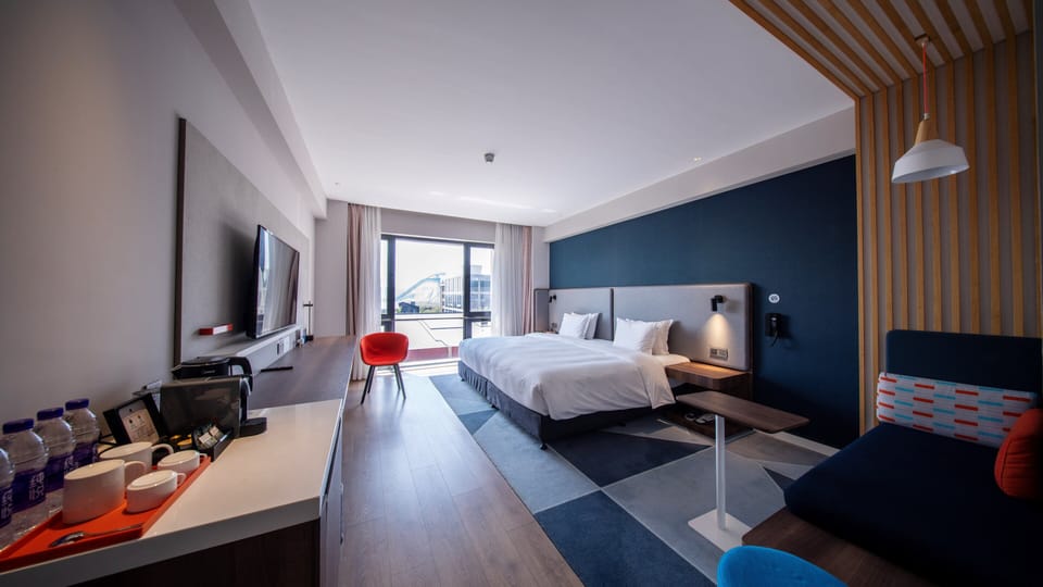In-room safe, desk, soundproofing, WiFi (free)