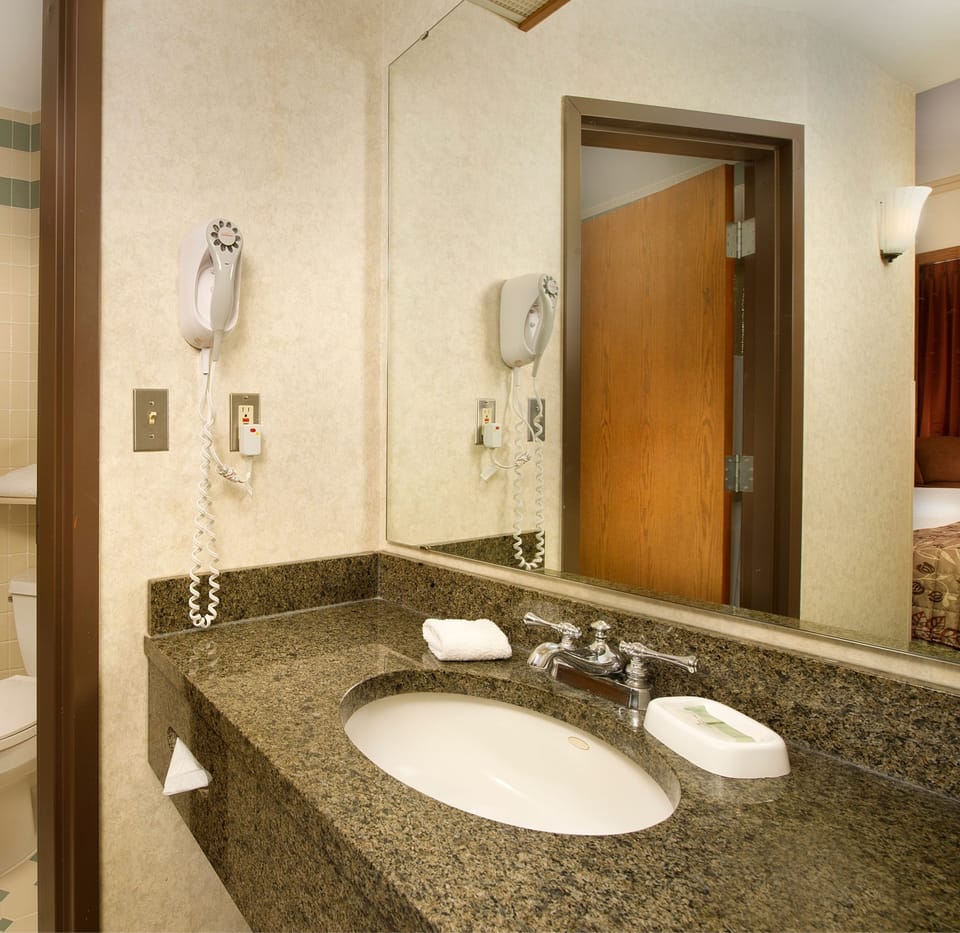 Bathroom sink