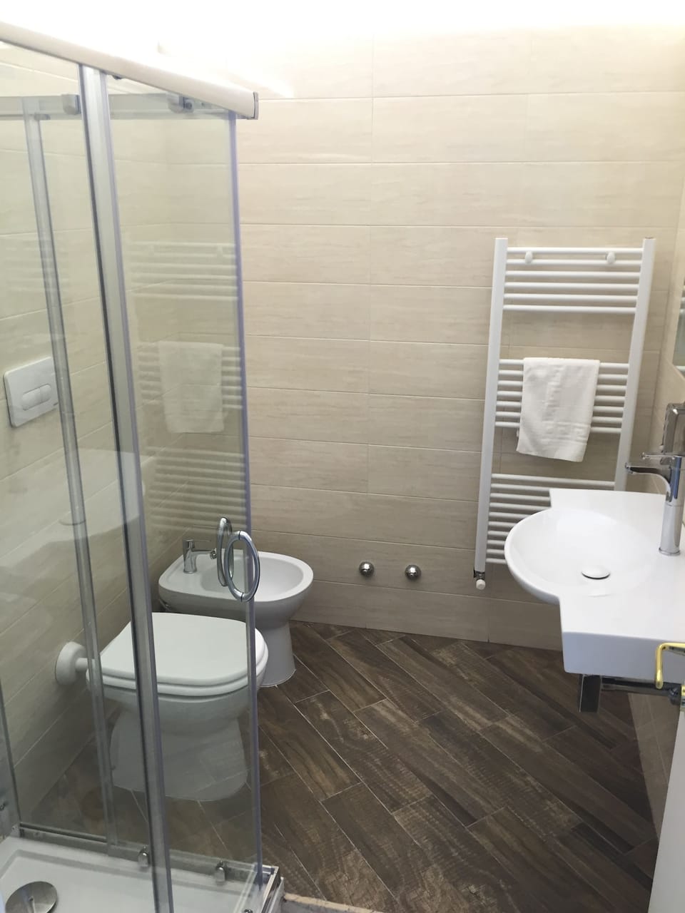 Deluxe Apartment, 1 Queen Bed with Sofa bed, Kitchen | Bathroom | Shower, hair dryer, towels