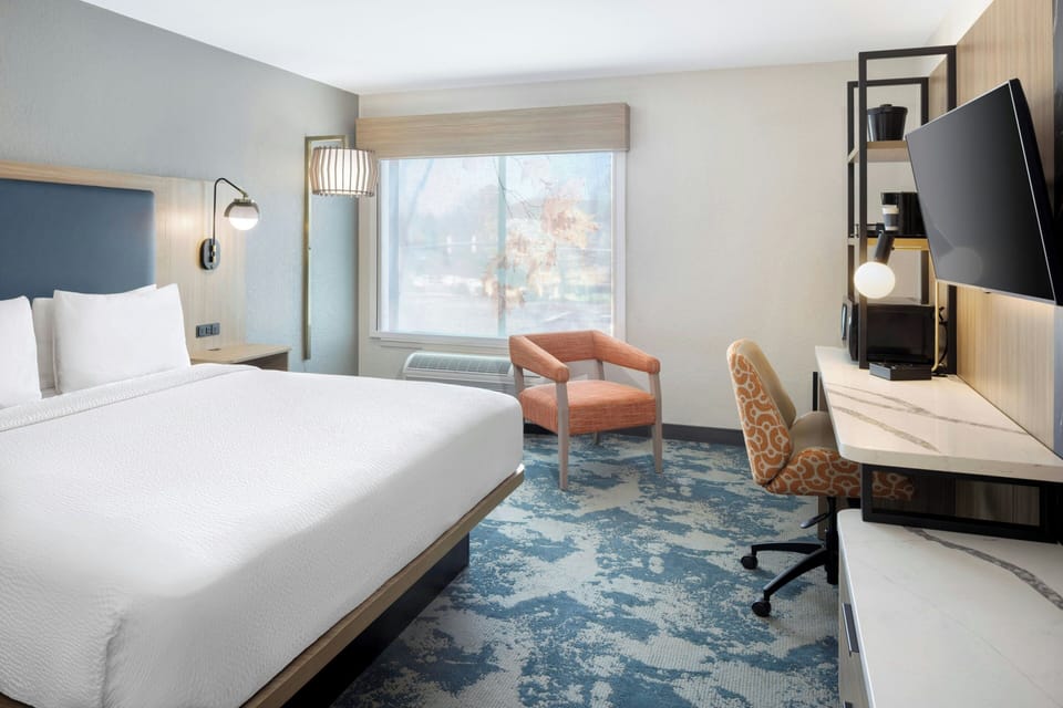 In-room safe, desk, laptop workspace, iron/ironing board