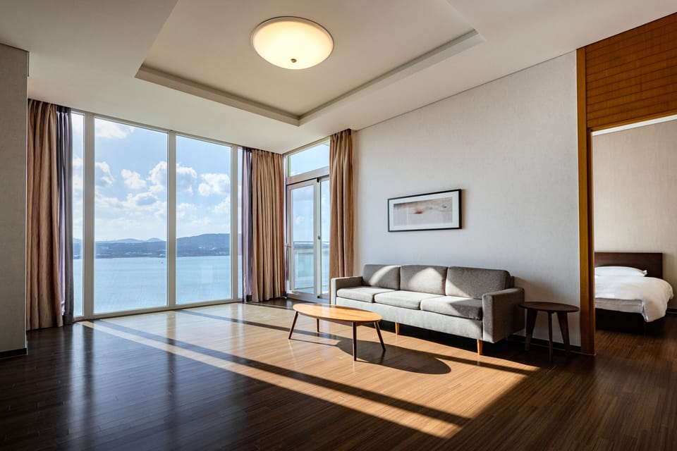 1 bedroom, down comforters, laptop workspace, blackout drapes
