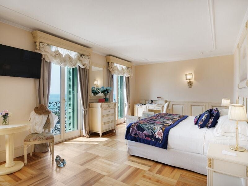 Premium bedding, pillowtop beds, minibar, in-room safe