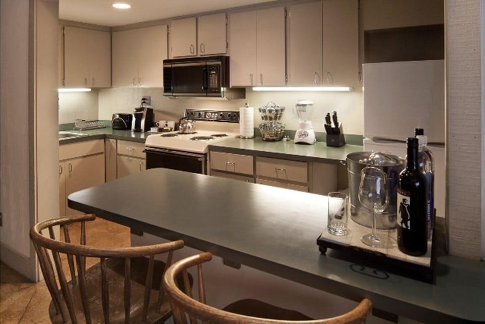 Iron/ironing board, rollaway beds, Internet, bed sheets