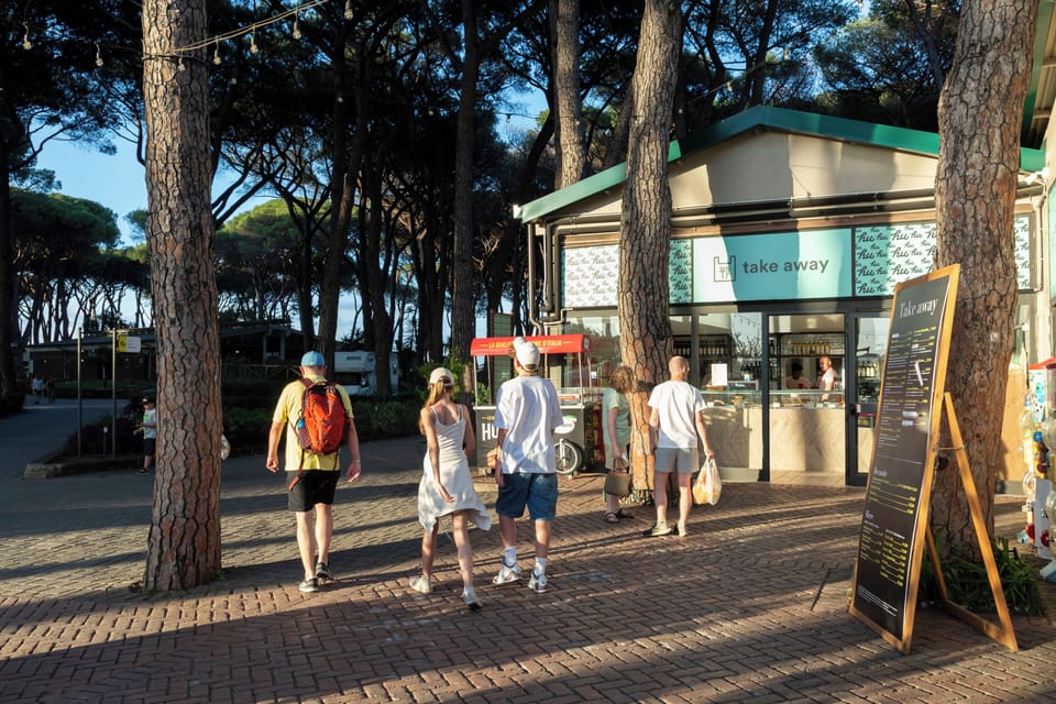 Food court