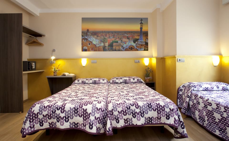 Triple Room | In-room safe, blackout drapes, free WiFi, bed sheets