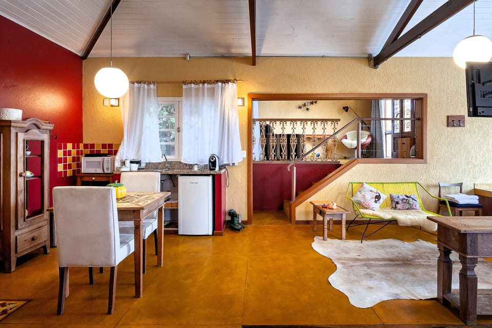 Loft Estrada Real | Premium bedding, pillowtop beds, minibar, individually decorated