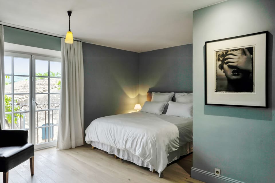 Double Room (César) | Individually decorated, individually furnished, blackout drapes
