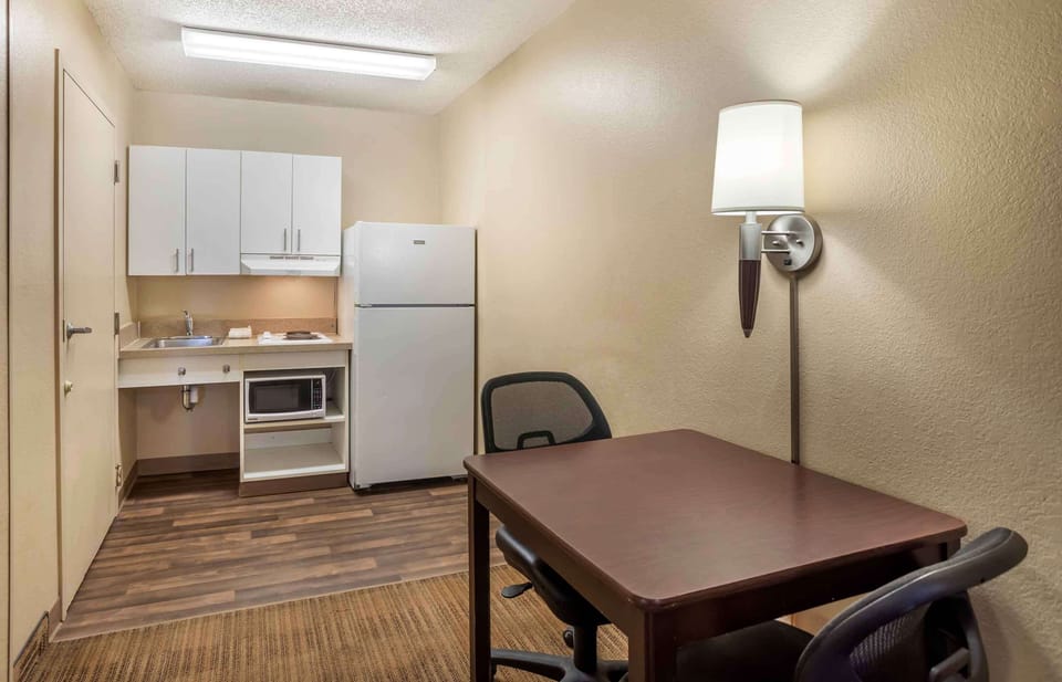 Studio, 2 Double Beds, Non Smoking | Private kitchen | Fridge, microwave, stovetop, coffee/tea maker