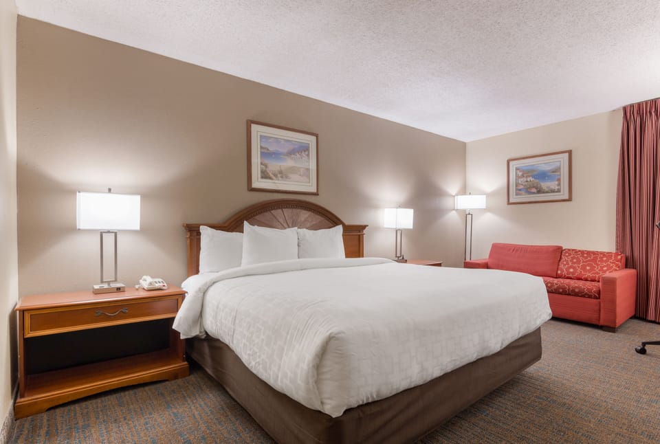Desk, iron/ironing board, WiFi (free), bed sheets