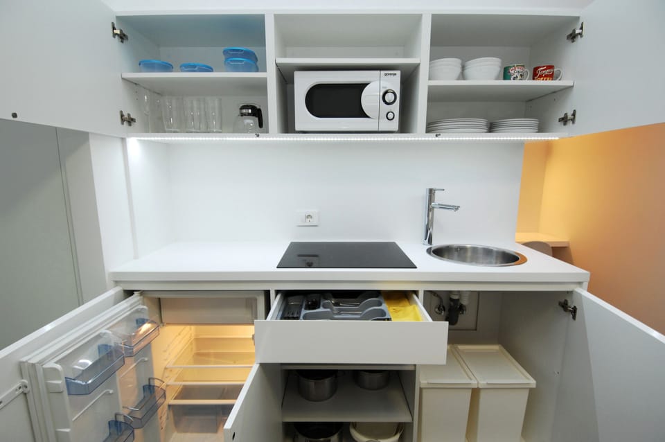 Studio | In-room safe, individually decorated, desk, laptop workspace