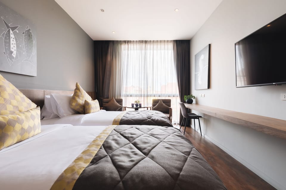 Standard Room, 2 Twin Beds, Non Smoking | Premium bedding, minibar, in-room safe, blackout drapes