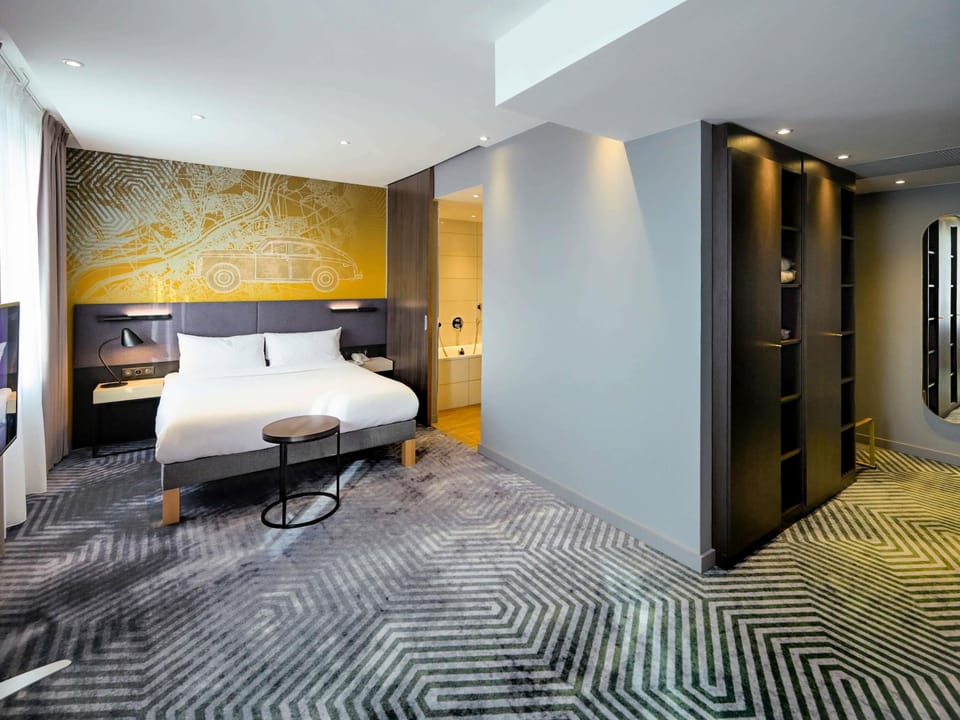 Grand Suite, 1 King Bed with Sofa bed | Minibar, in-room safe, desk, blackout drapes