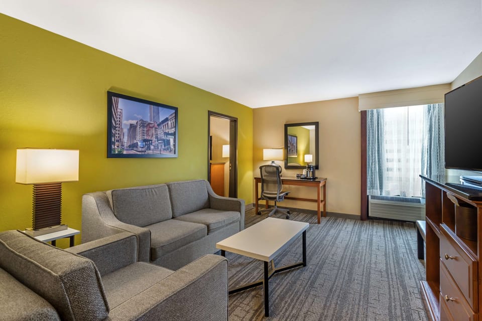 Suite, 1 King Bed with Sofa bed, Non Smoking, Refrigerator & Microwave (with Sofabed) | Desk, laptop workspace, soundproofing, iron/ironing board