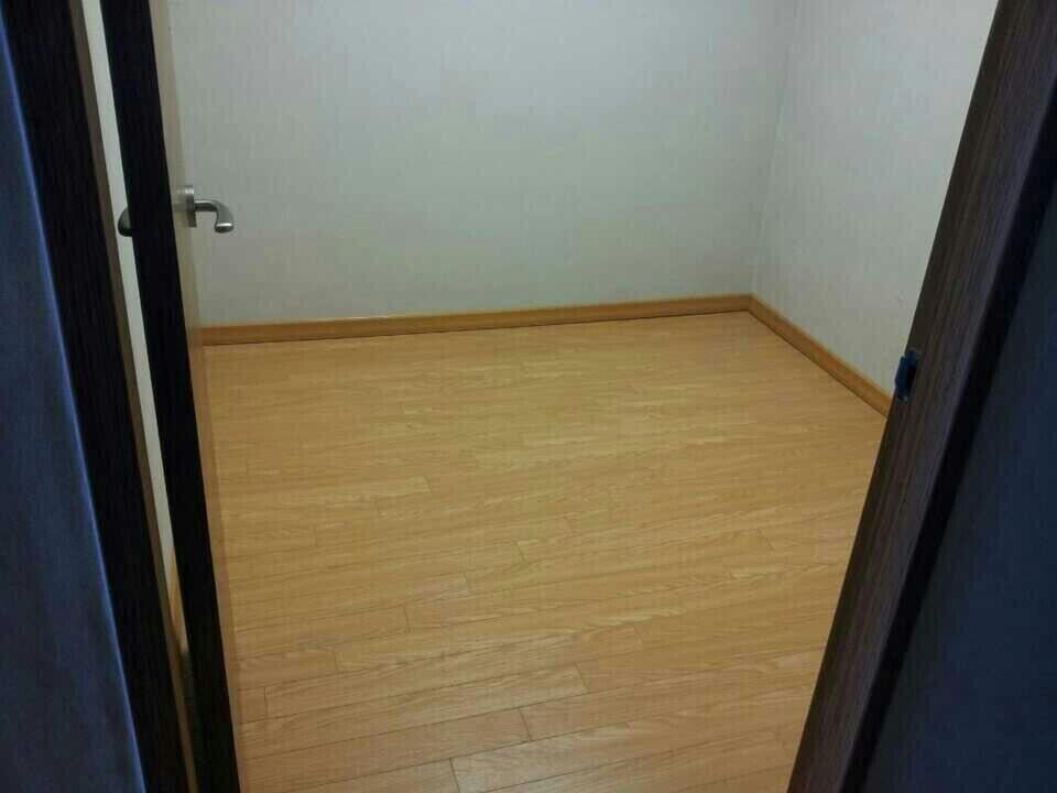 Down comforters, desk, laptop workspace, free WiFi
