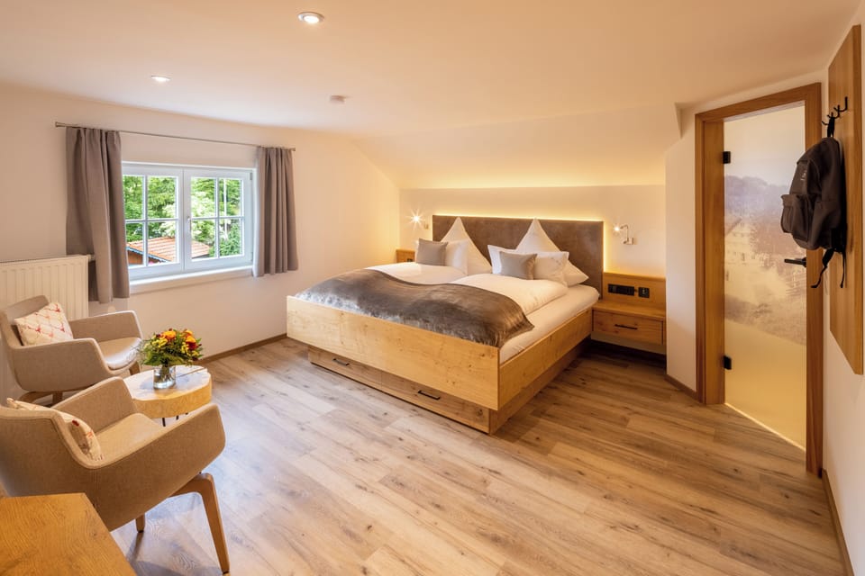 Standard Double Room | Hypo-allergenic bedding, minibar, individually decorated, desk