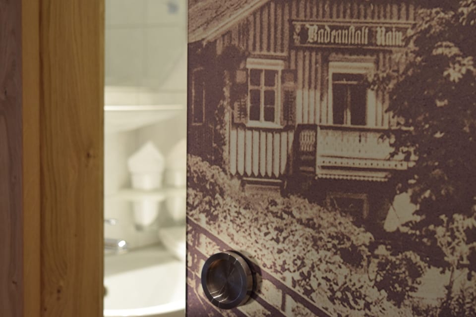 Standard Double Room, Balcony | Bathroom | Free toiletries, hair dryer, bathrobes, slippers