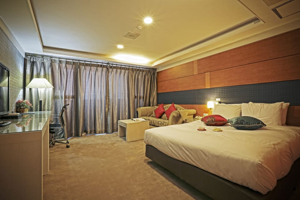 Standard Double Room | Free WiFi, bed sheets