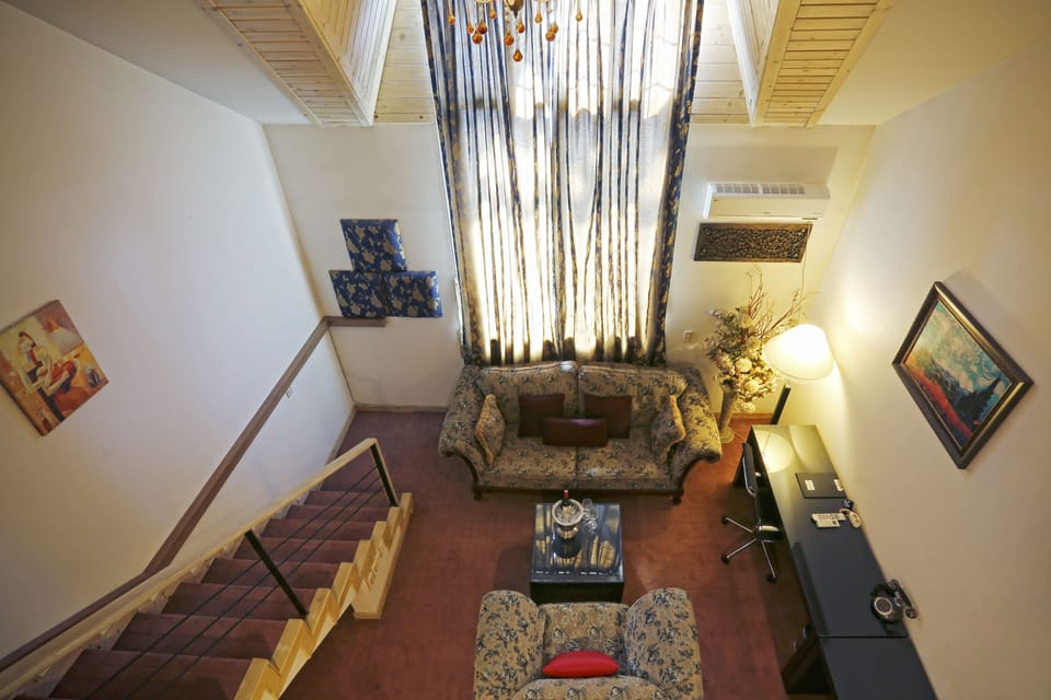 Junior Suite | Living area | LED TV