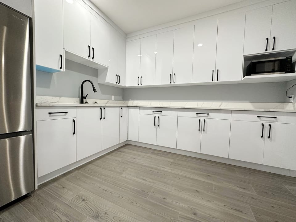 Family Suite with Jacuzzi | In-room dining