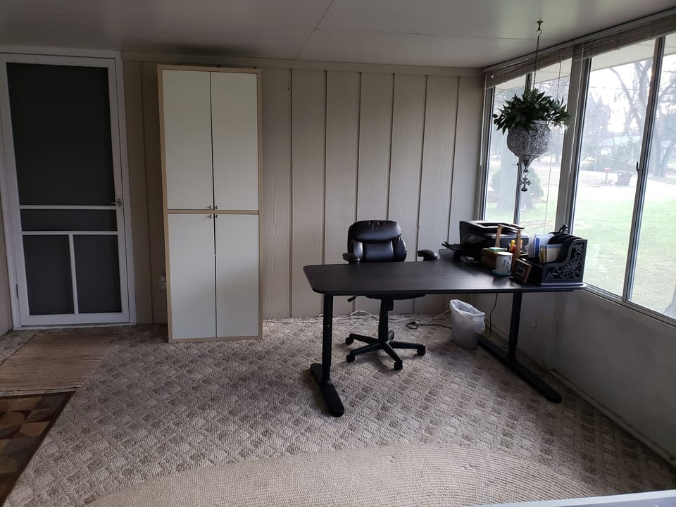 Remote work station and high speed Internet to handle multiple devices at once 