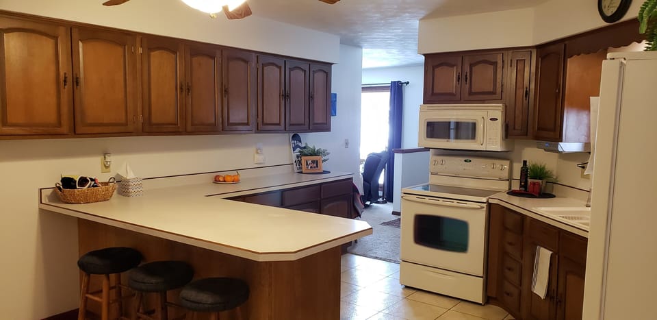 All Your Cooking Needs Provided...Dishes, Utensils, Crockpot or Just Order out!