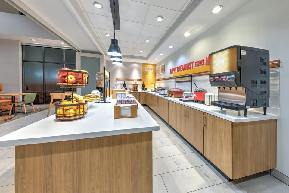 Free daily continental breakfast