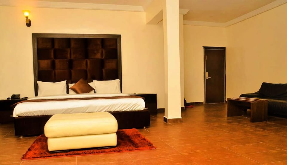 Executive Double Room | In-room safe, desk, blackout drapes, cribs/infant beds
