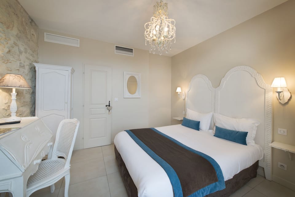Superior Double Room | In-room safe, individually furnished, desk, soundproofing