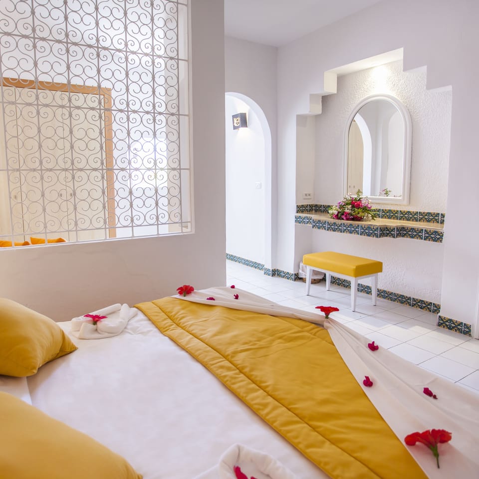 Standard Double Room | Individually furnished, desk, blackout drapes, bed sheets