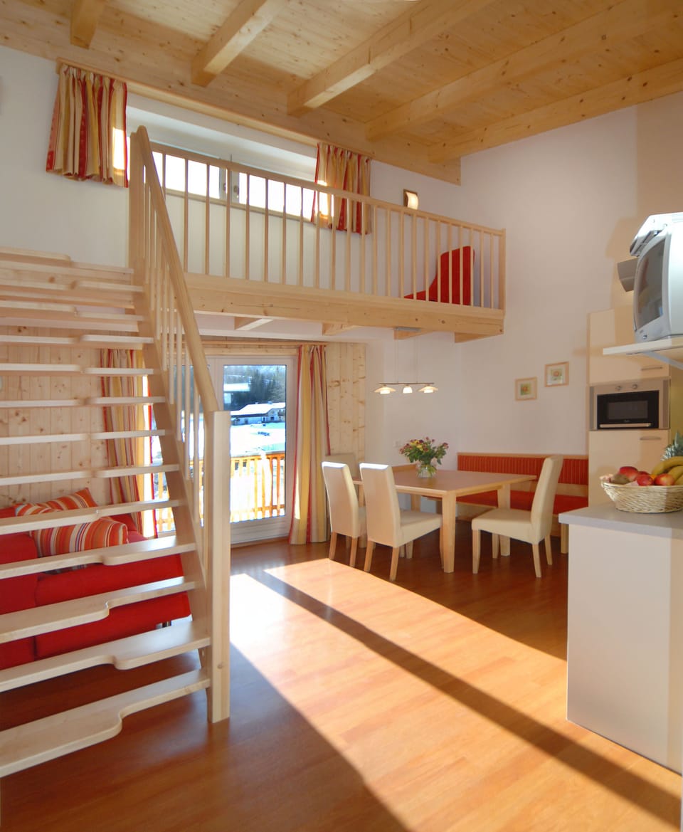 Comfort Apartment, 2 Bedrooms, Ground Floor | Shared kitchen facilities | Espresso maker, coffee/tea maker, full-size fridge, microwave