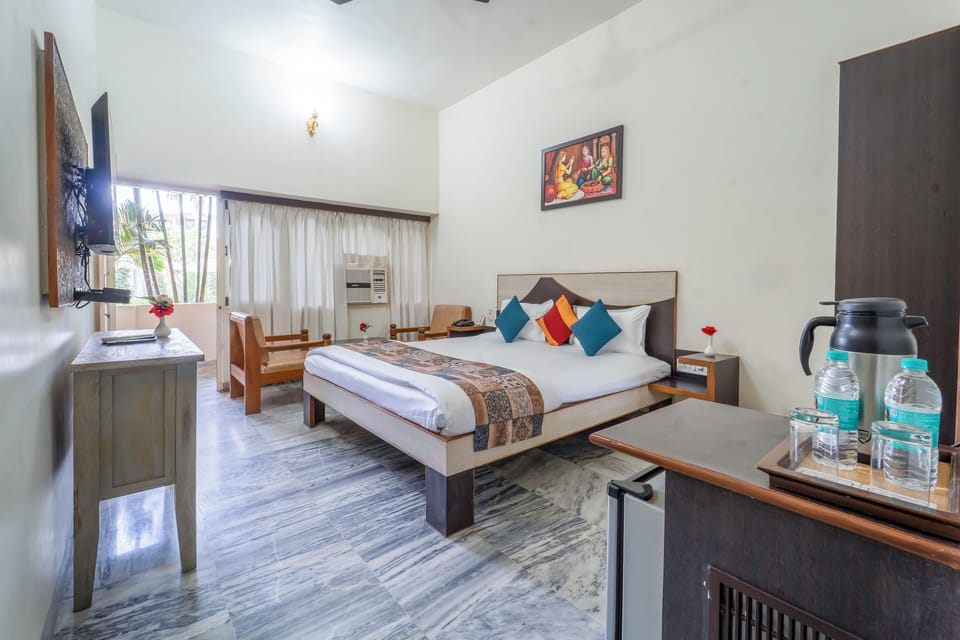 Deluxe A/C Room | Desk, iron/ironing board, free WiFi, bed sheets