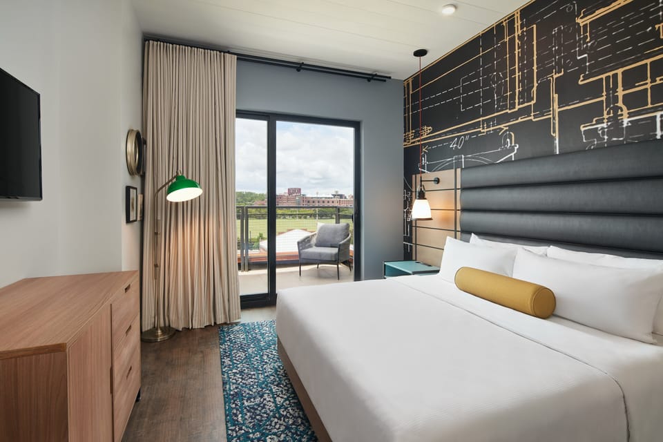 Suite, 1 King Bed, Accessible, Balcony (Communications) | Premium bedding, desk, laptop workspace, soundproofing