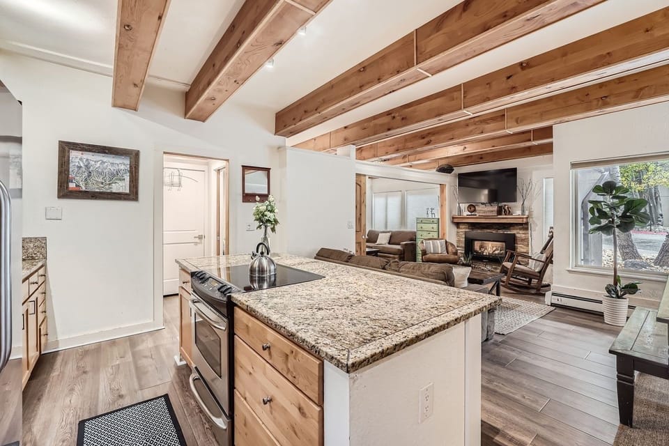 Condo, 3 Bedrooms | Interior