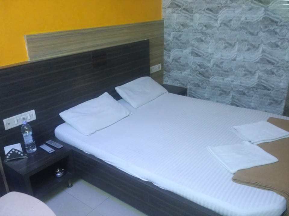 Deluxe AC Room | Air conditioning