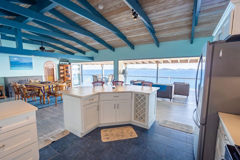 Kitchen with a view 