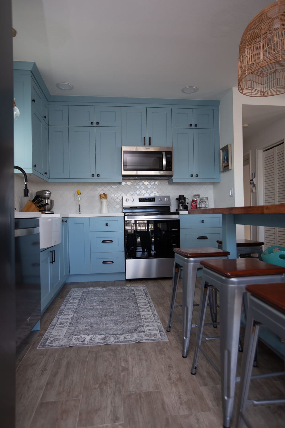 Fully stocked kitchen with all the essentials. 