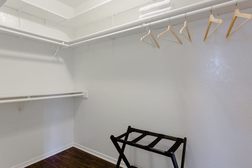 Large Master Bathroom with Walk-in Closet