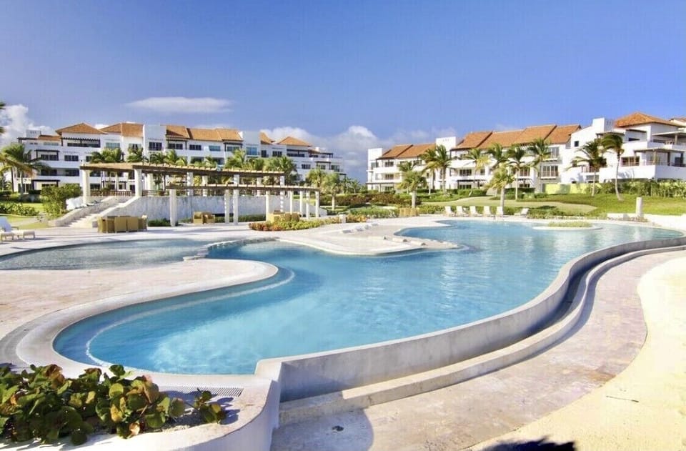 Punta Palmera Pool