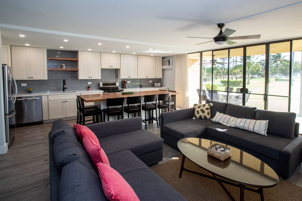 Open concept living and kitchen. Large slider doors out to the lanai!