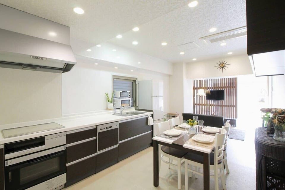 kitchen & dining area