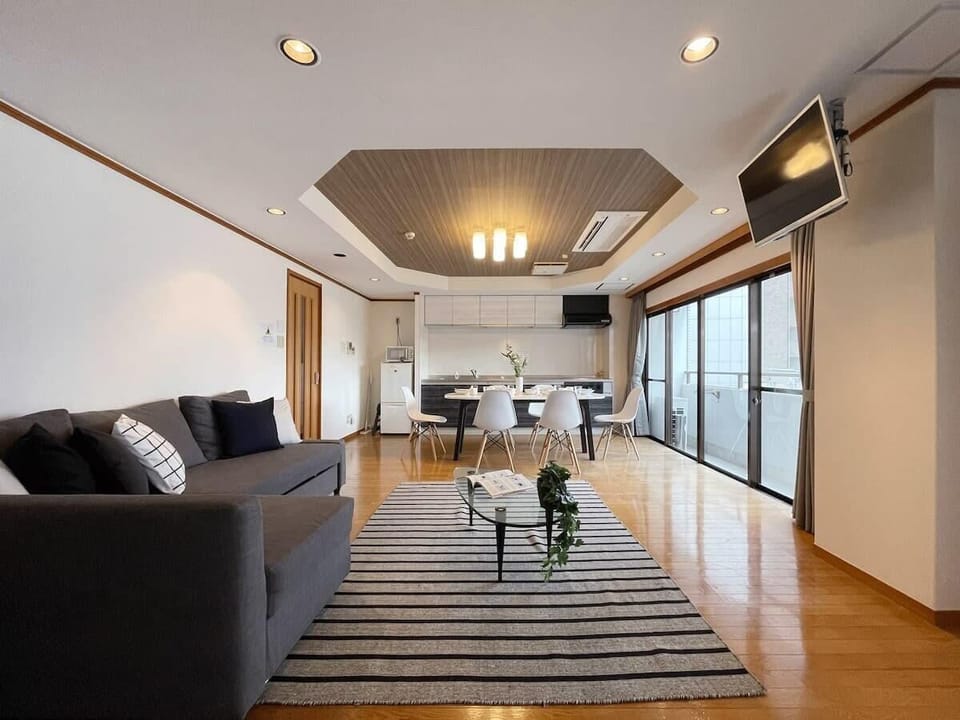 Living Area w/ Sofa Bed