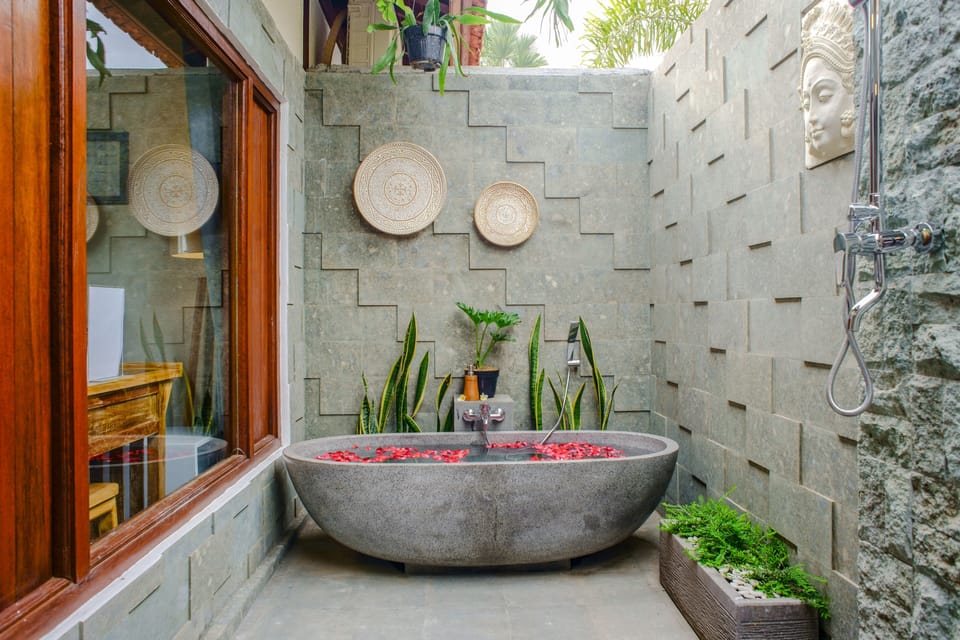 Suite Villa | Bathroom | Separate tub and shower, deep soaking tub, rainfall showerhead