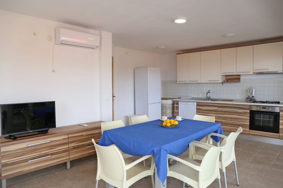 Villa | In-room dining