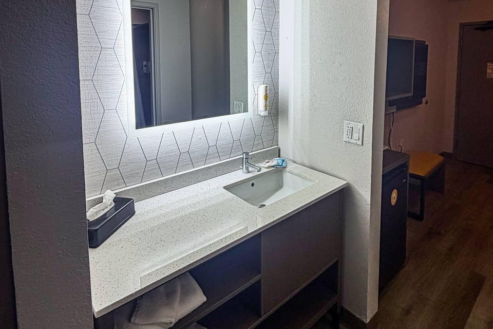 1 bedroom, premium bedding, desk, iron/ironing board